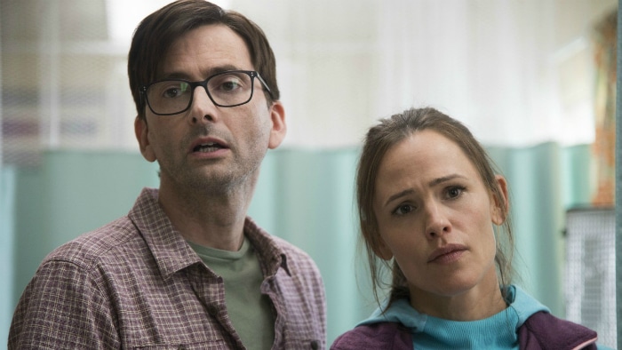 Jennifer Garner and David Tennant on Why They Embraced Playing Against Type in ‘Camping’
