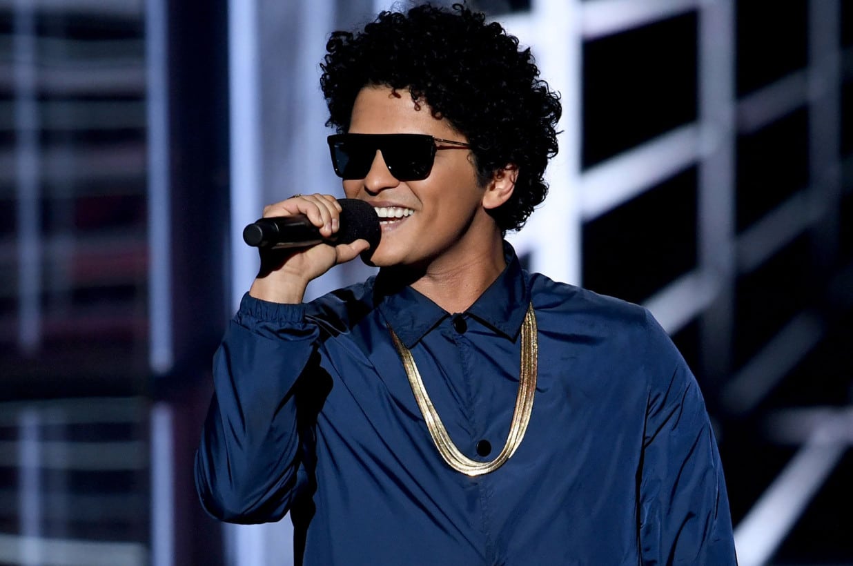 Bruno Mars to Provide Thanksgiving Meals for 24K in Hawaii