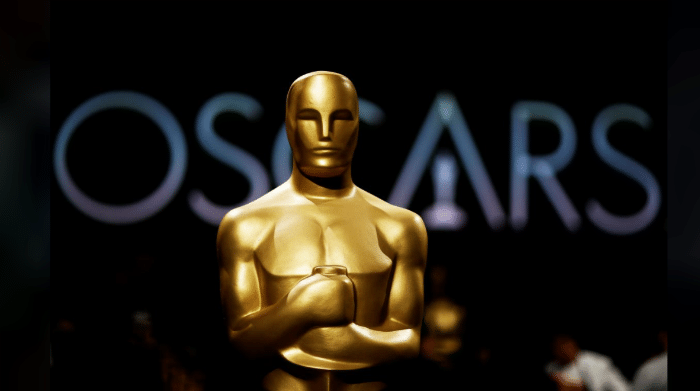 Oscar Organizers Stumble to Restore Glory