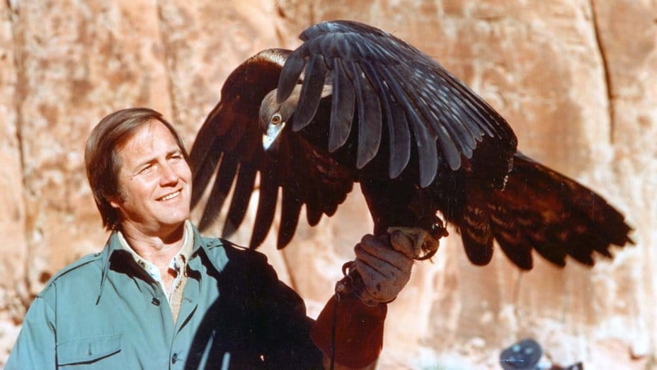 Jim Fowler, Host of ‘Mutual of Omaha’s Wild Kingdom,’ Dies at 89