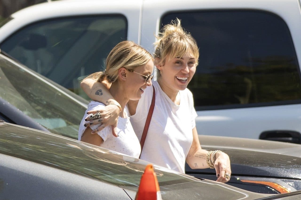 Miley Cyrus and Kaitlynn Carter Reportedly ‘Live Together’ Now