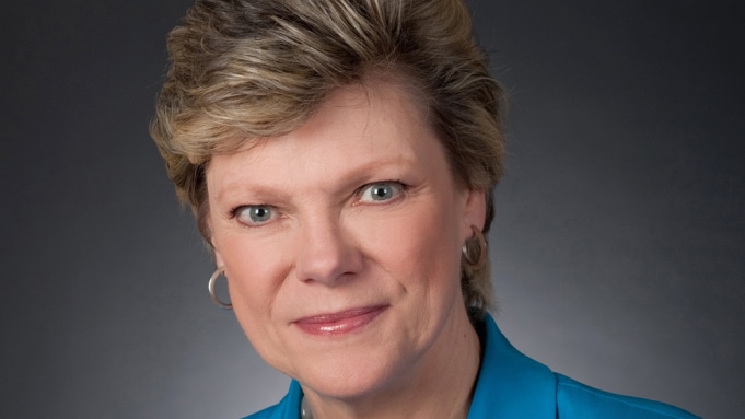 Award-Winning Broadcast Journalist Cokie Roberts Dies at 75 Award-Winning Broadcast Journalist Cokie Roberts Dies at 75