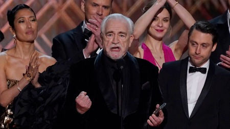 Brian Cox Calls Attention to Ukraine in Impassioned SAG Awards Speech: ‘We Should All Stand Together’