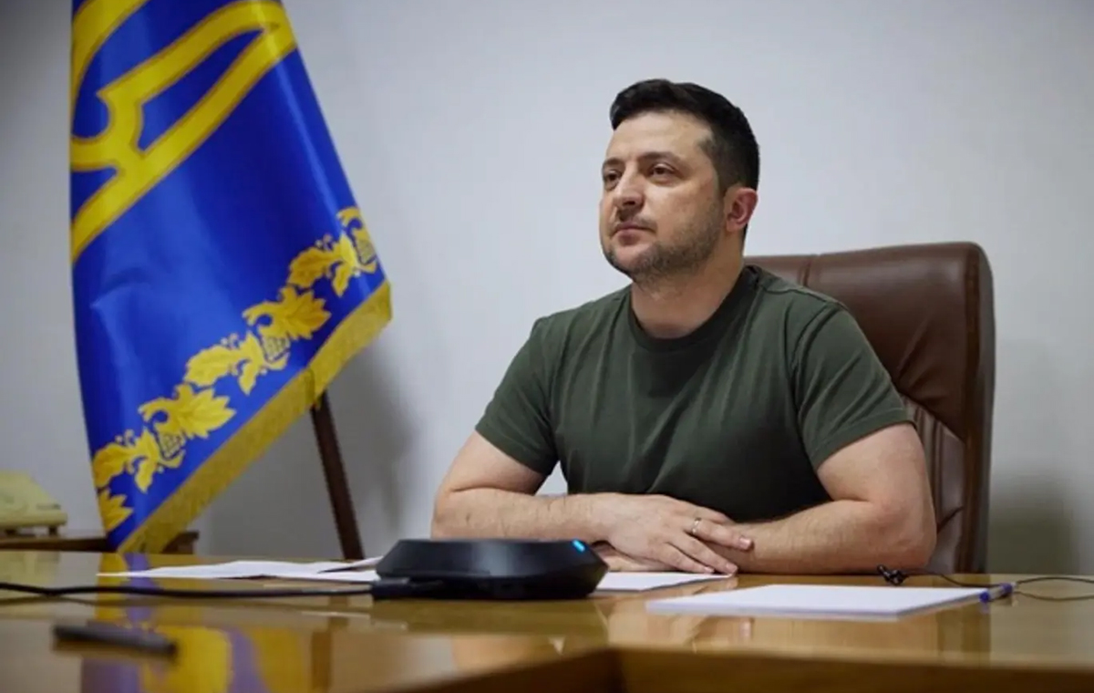 Zelensky Makes Emotional Appeal to Jewish Community, Accuses Russia of Nazism