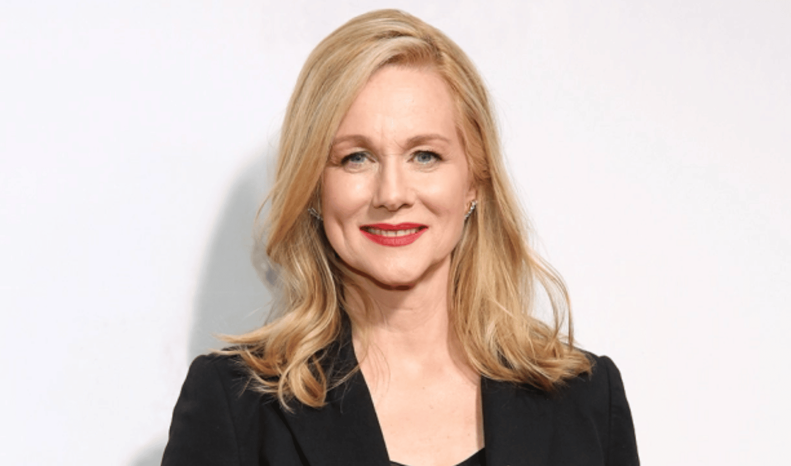 Laura Linney Says Goodbye to ‘Ozark’ and Hello to the Walk of Fame