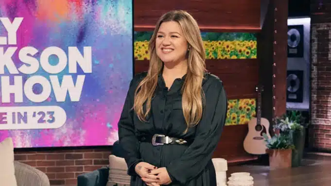 ‘The Kelly Clarkson Show’ Moving Cross Country From Universal Lot to 30 Rock