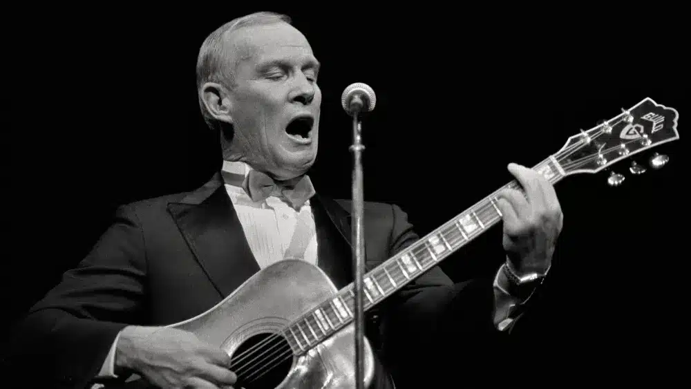 Tom Smothers, Musical Comedian of Smothers Brothers Fame, Dies at 86