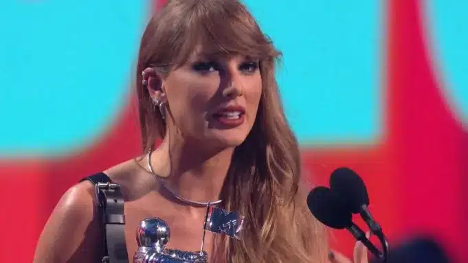 Taylor Swift Dedicates MTV VMA Win to Travis Kelce & Reminds Viewers to Register to Vote